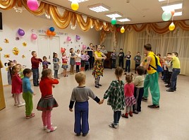 Студенты Ульяновского училища культуры устроили новый праздник акции «Поможем вместе»