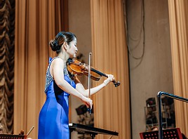 Японская скрипачка, лауреат XIII Международного конкурса им. П.И.Чайковского Маюко Камио сыграла в Ульяновске на скрипке 1731 года