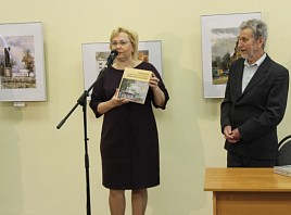 Выставка Николая Облезина открылась во Дворце книги
