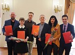 Работников Ульяновского театра кукол наградили в День работника культуры
