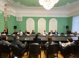 Развитие лёгкой промышленности обсудили в Ульяновске