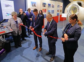 С земли и из космоса: выставка «Вселенная BRICS» открылась в Санкт-Петербурге