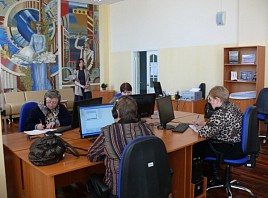 Дворец книги  продолжает обучать основам компьютерной грамотности библиотекарей 